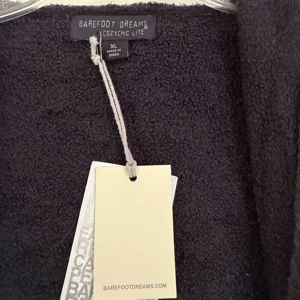 Barefoot Dreams cardigan with hood - Picture 3 of 3